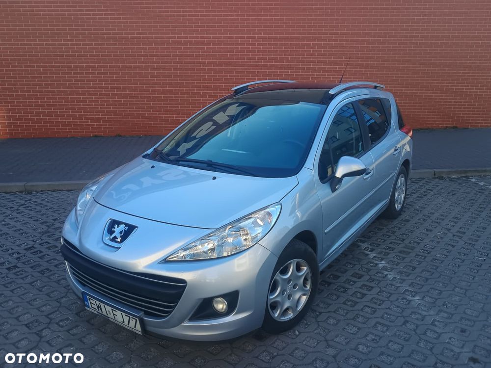 Peugeot 207 - 1