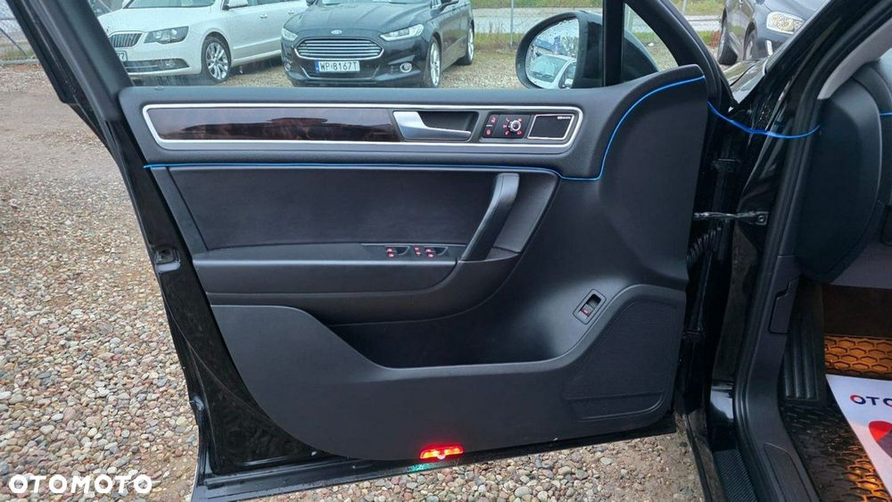 Volkswagen Touareg - 12
