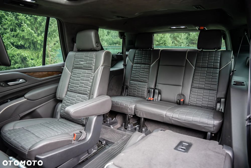 Cadillac Escalade - 41