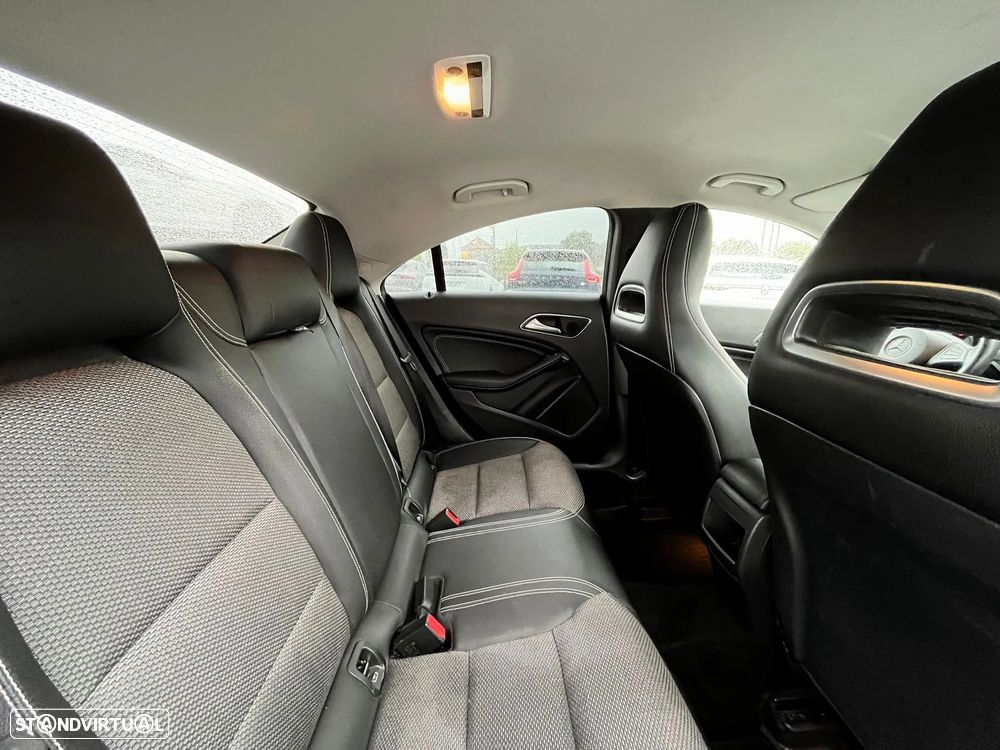 Mercedes-Benz CLA 180 d Urban - 14