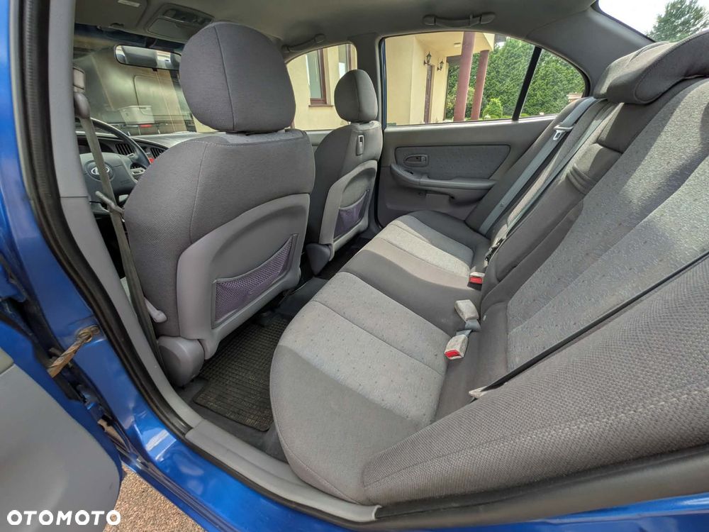 Hyundai Elantra 1.6 Comfort - 14