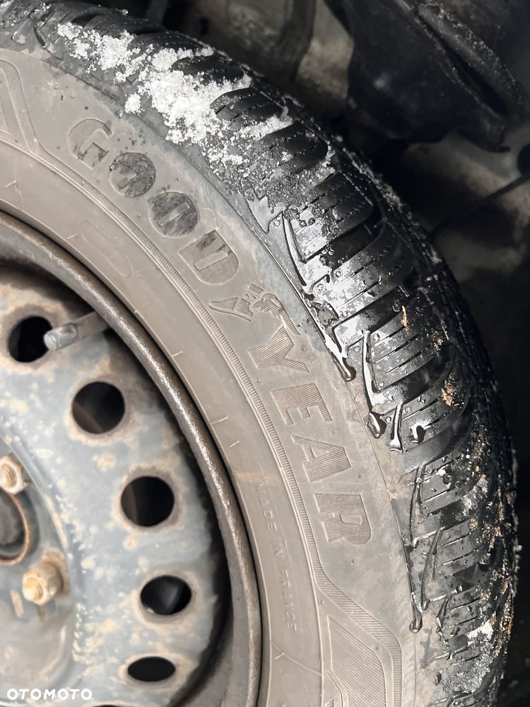 Toyota Yaris 1.3 Terra - 9