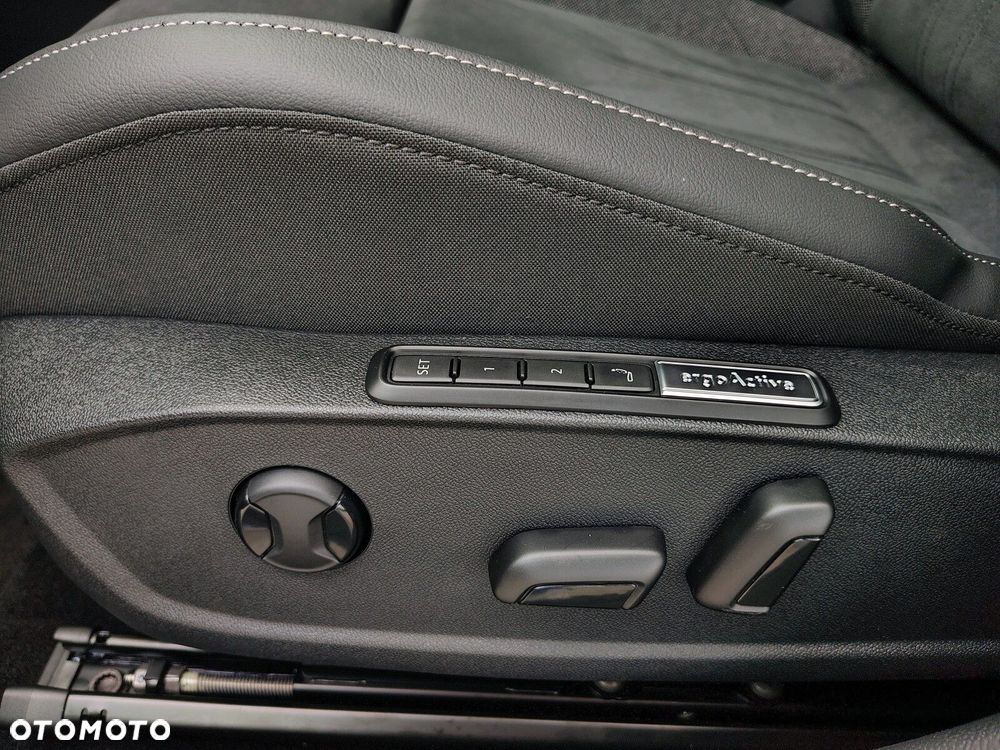 Volkswagen Golf Variant - 16