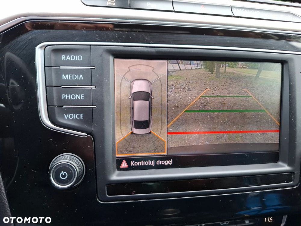 Volkswagen Passat 2.0 TDI BMT Highline - 36