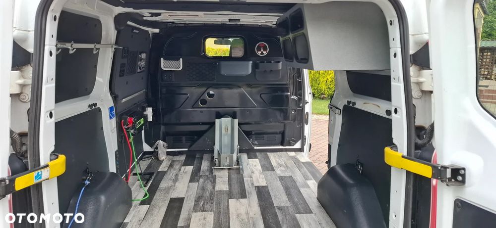 Ford Transit Custom - 8