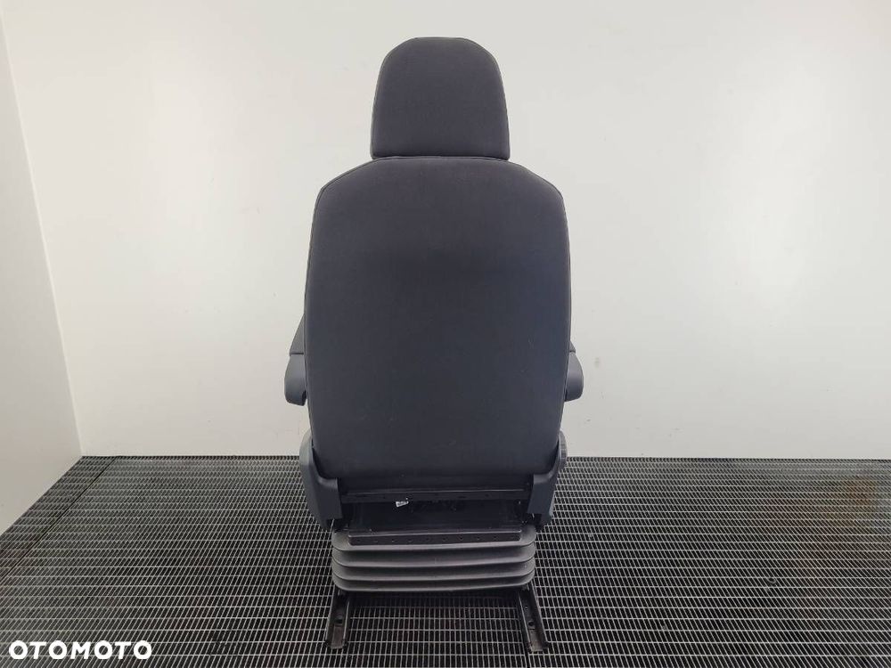 FOTEL LEWY KIEROWCY VW CRAFTER II PNEUMATYCZNY EUROPA - 6