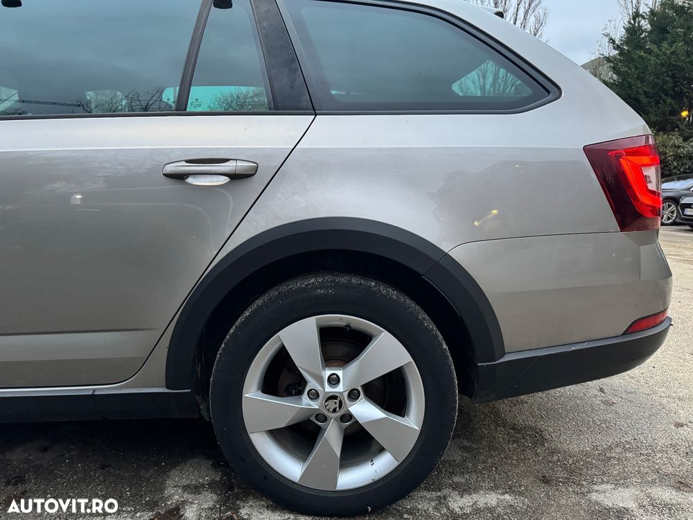 Skoda Octavia Combi Diesel 2.0 TDI 4X4 DSG Scout - 8