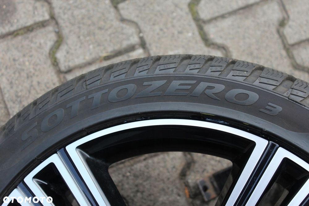 2x 235/40R19 PIRELLI WINTER SOTTOZERO 3 96V 24r 7,5mm - 5