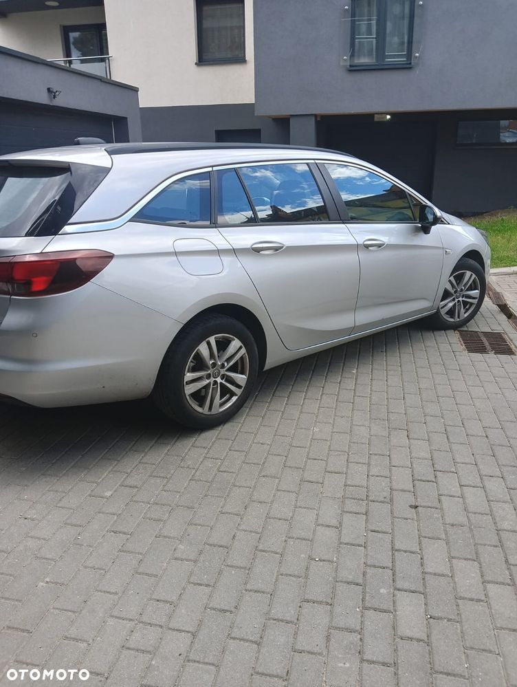 Opel Astra 1.6 CDTI Sport - 1