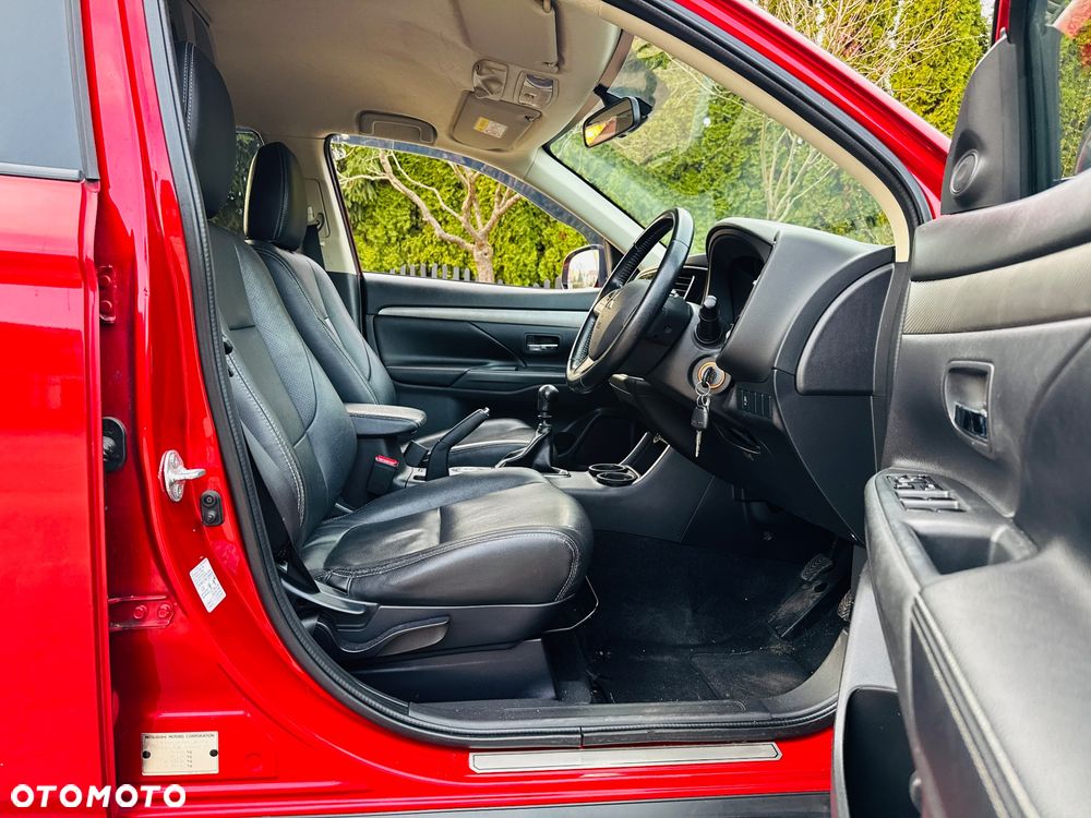 Mitsubishi Outlander 2.2 DID Intense + 4WD - 7