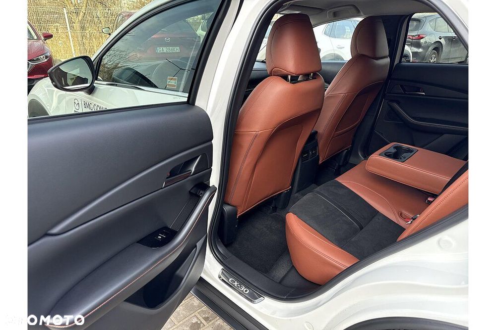 Mazda CX-30 2.0 mHEV Hikari 2WD - 18