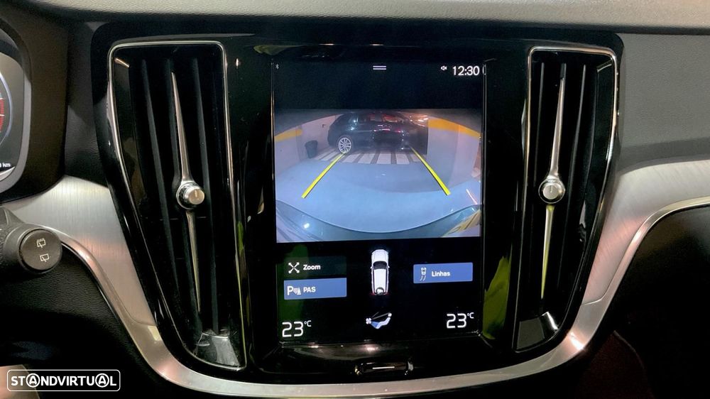 Volvo V60 2.0 T4 Momentum Plus - 11