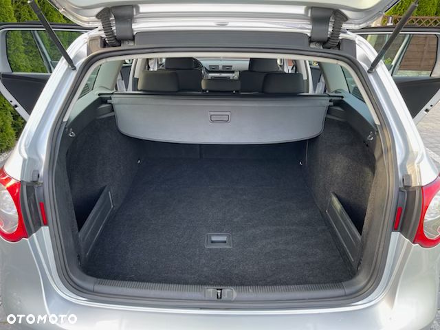 Volkswagen Passat Variant - 12