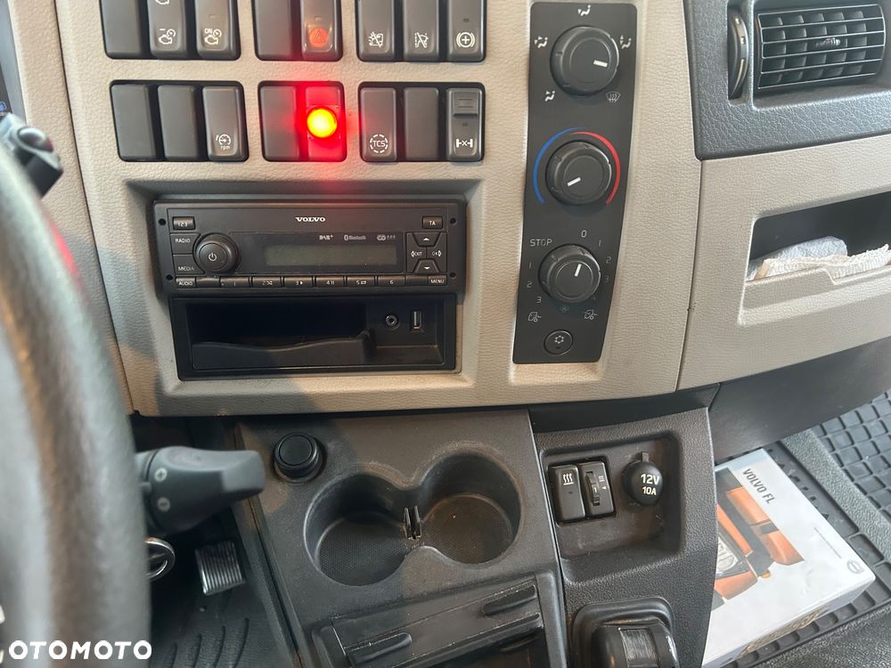 Volvo FL - 27