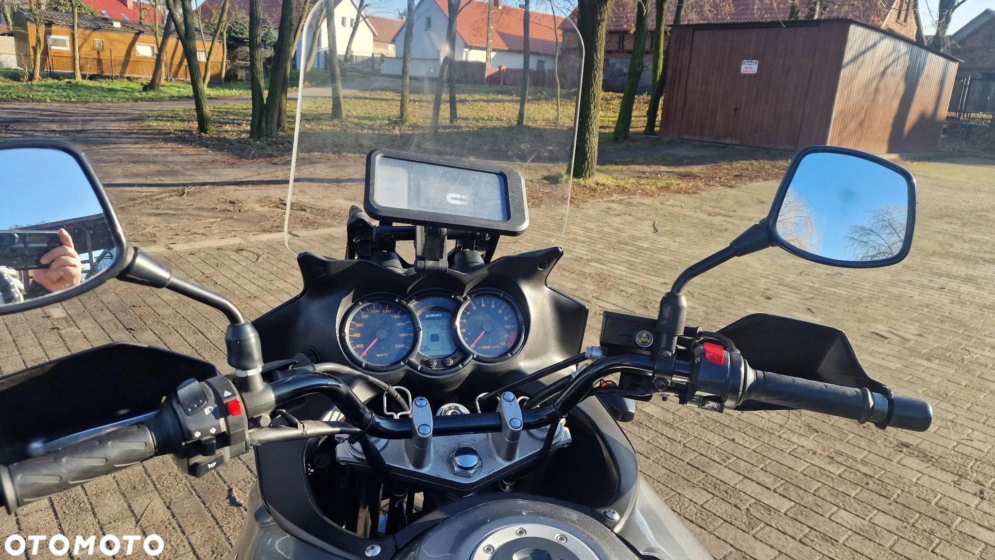 Suzuki V-STROM - 4