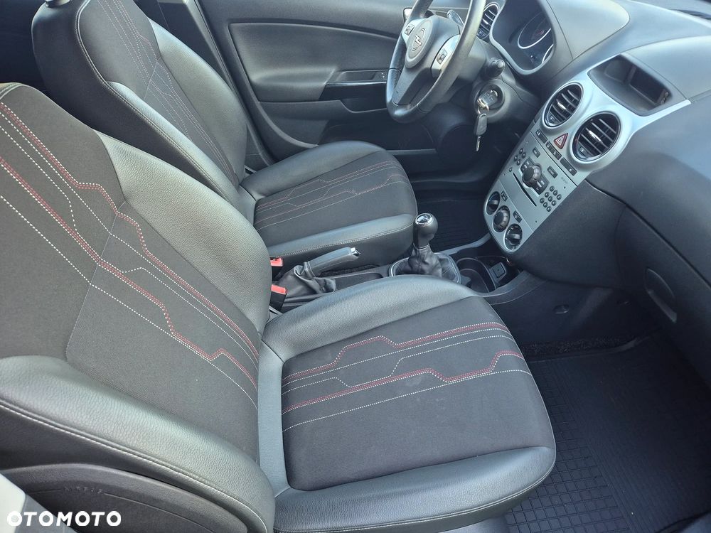 Opel Corsa 1.4 16V 150 Jahre - 14