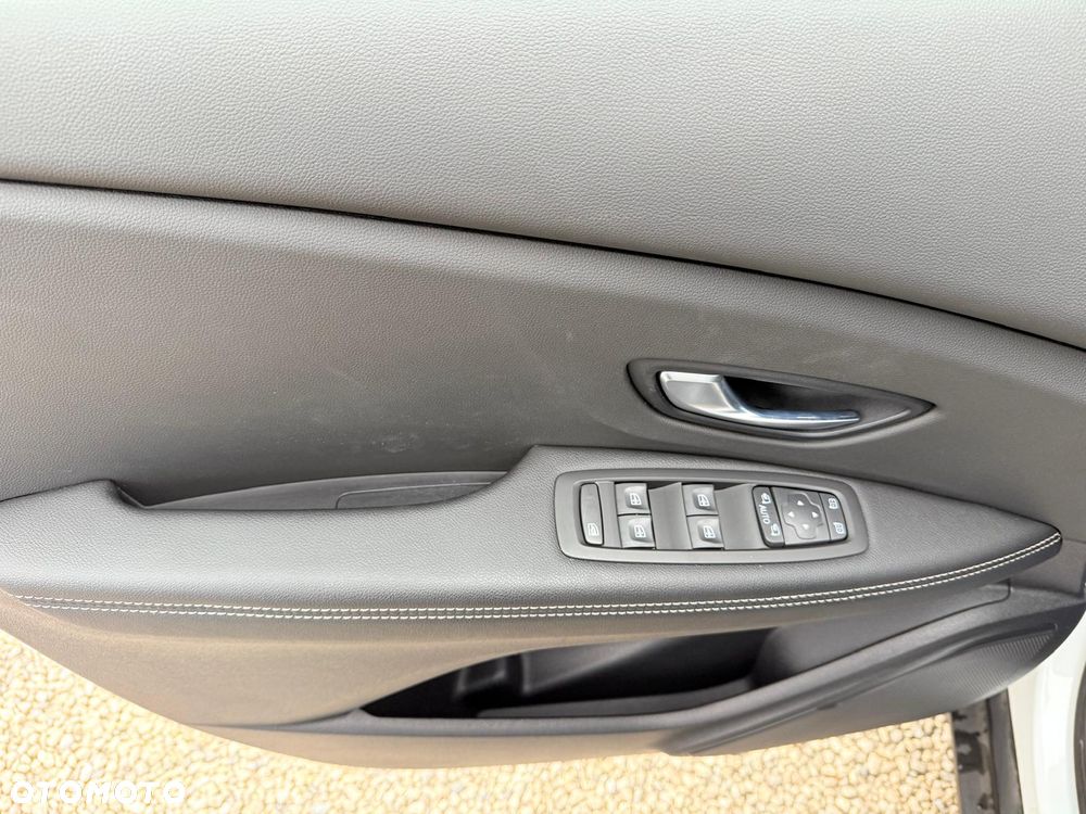 Renault Scenic BLUE dCi 120 EDC BUSINESS EDITION - 18