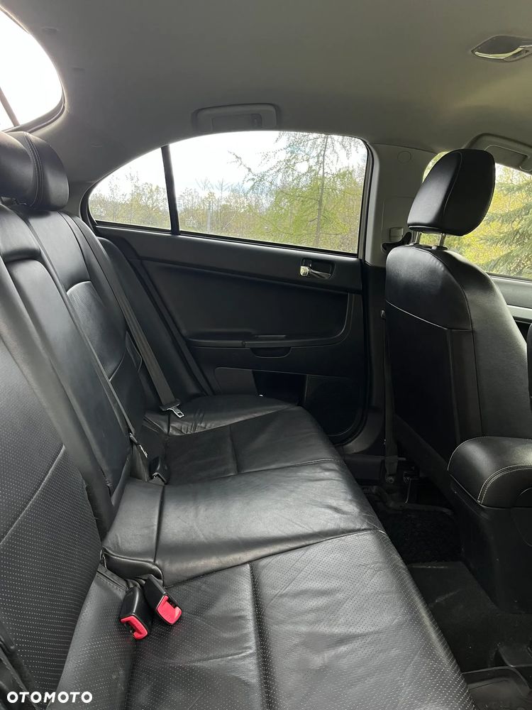 Mitsubishi Lancer - 25