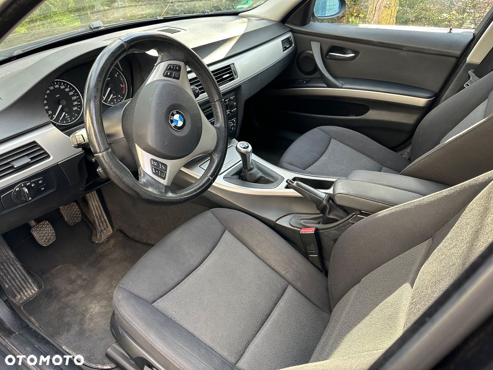 BMW Seria 3 320d - 19