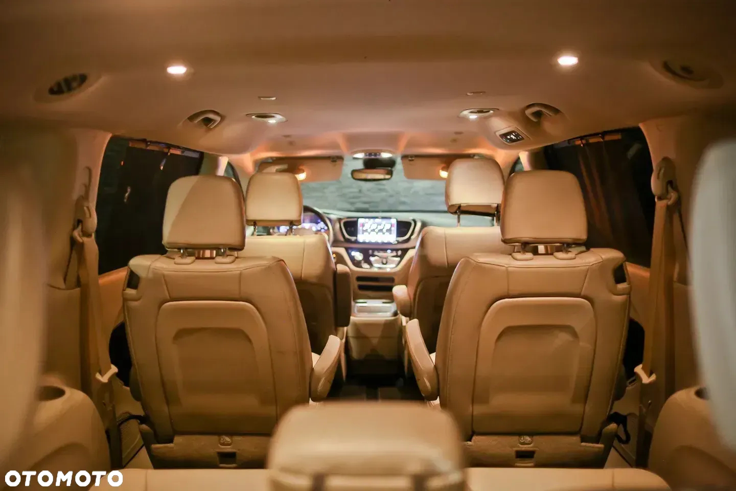 Chrysler Pacifica - 35