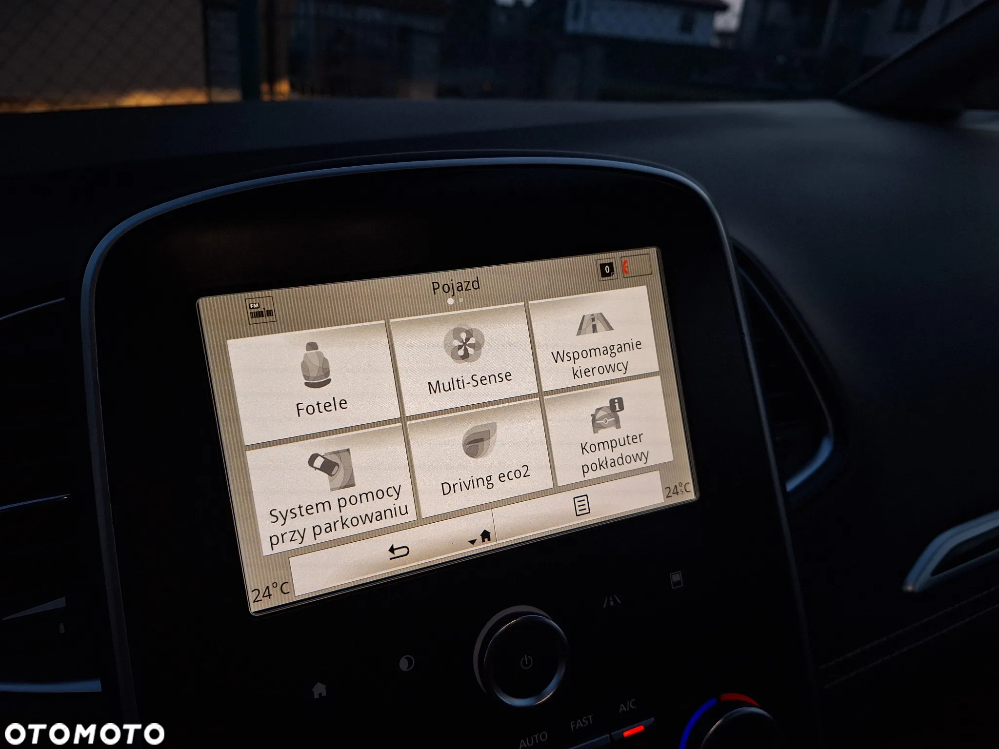 Renault Grand Scenic - 21