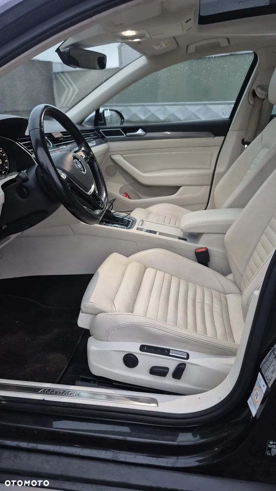 Volkswagen Passat Alltrack 2.0 TDI SCR 4Mot DSG7 - 17