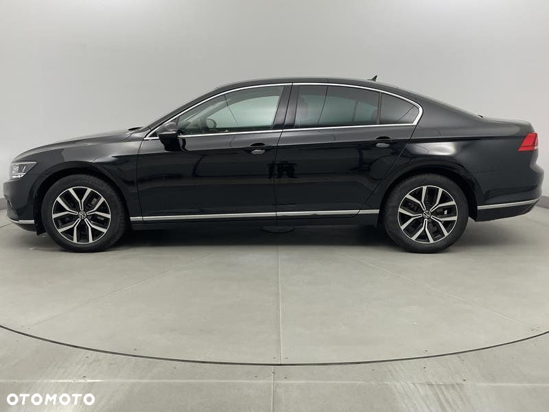Volkswagen Passat - 8