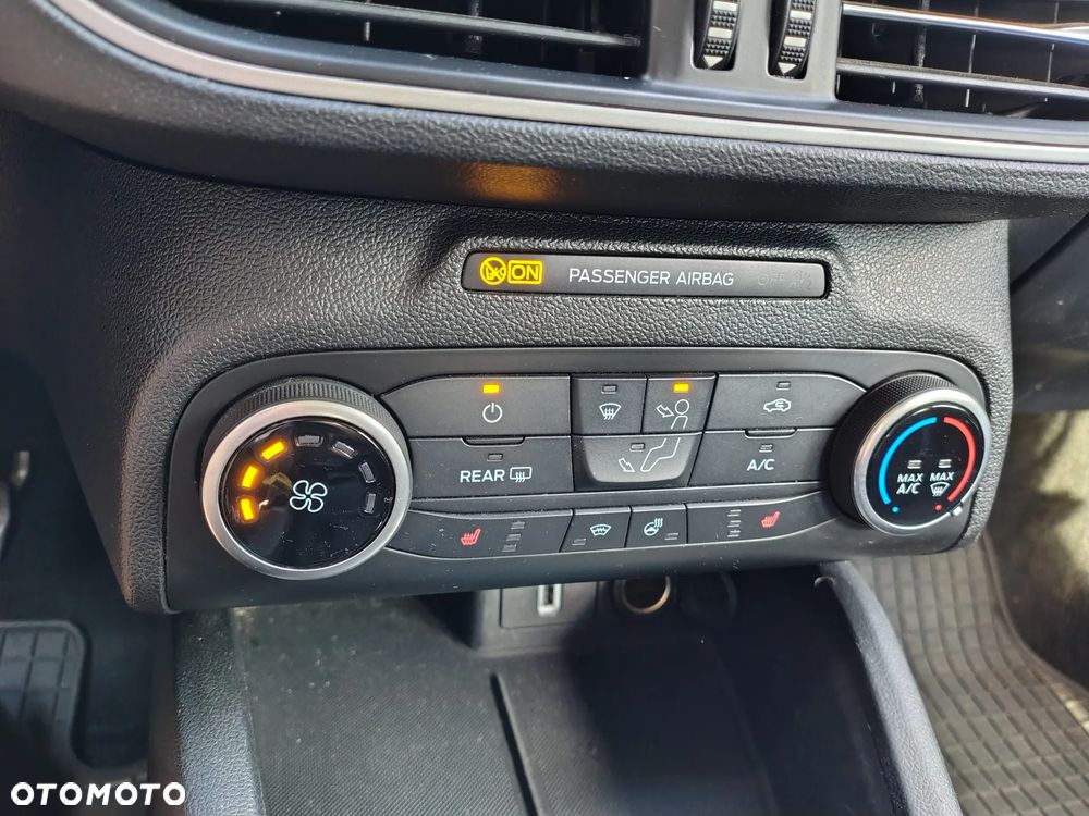 Ford Focus 1.0 EcoBoost Connected - 10