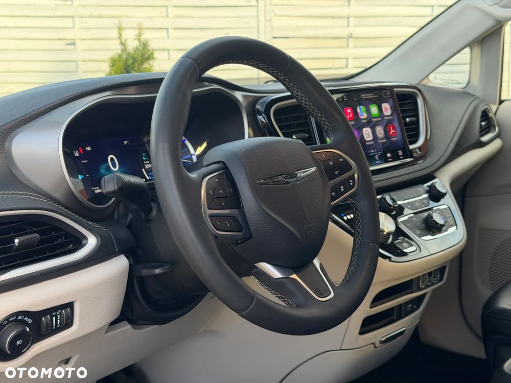 Chrysler Pacifica - 10
