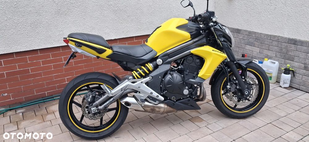 Kawasaki ER - 8