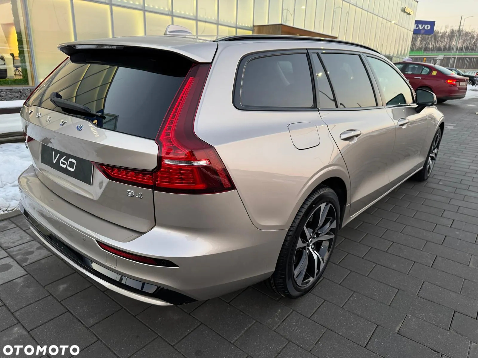 Volvo V60 B4 B Plus Dark - 7