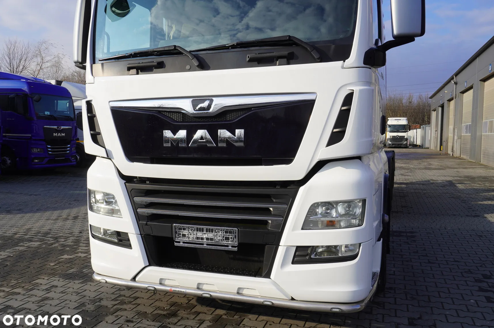 MAN TGX 35.580 E6 8x4/4 - rama do zabudowy 8,8m - 10