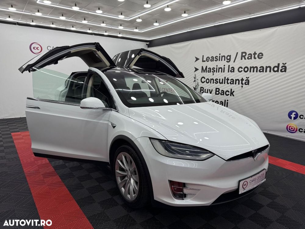 Tesla Model X - 6