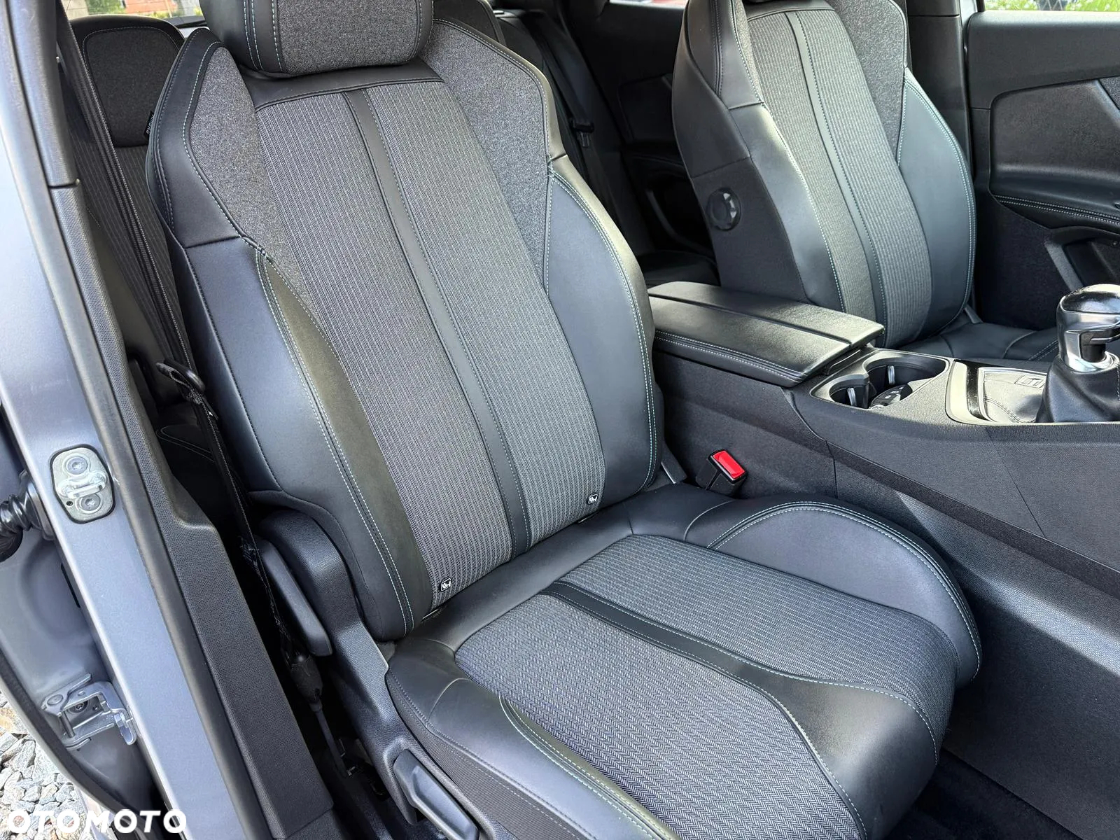 Peugeot 3008 PureTech 130 Stop & Start GPF Allure Pack - 19