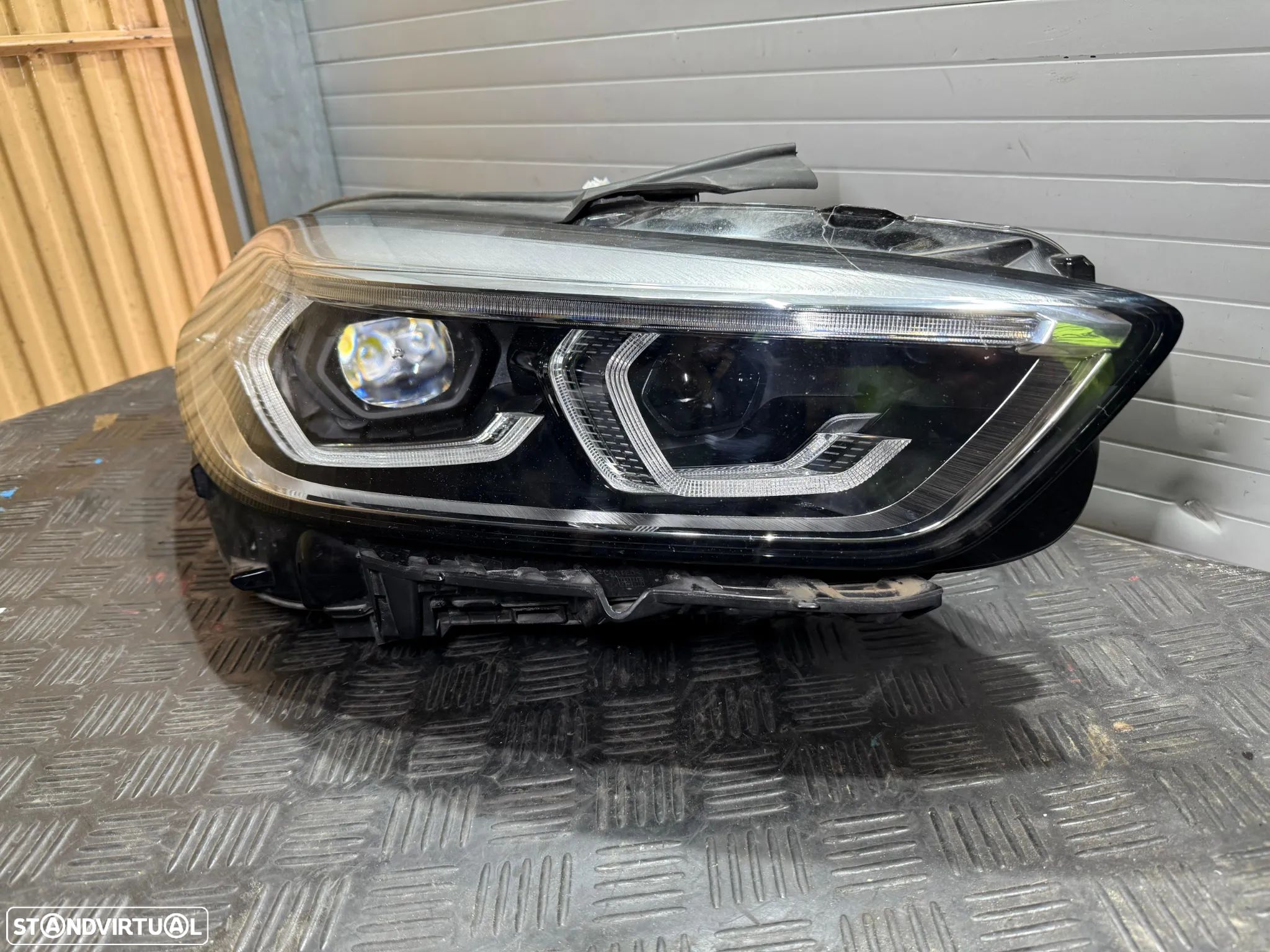 Optica Direita Led BMW F40 - 1