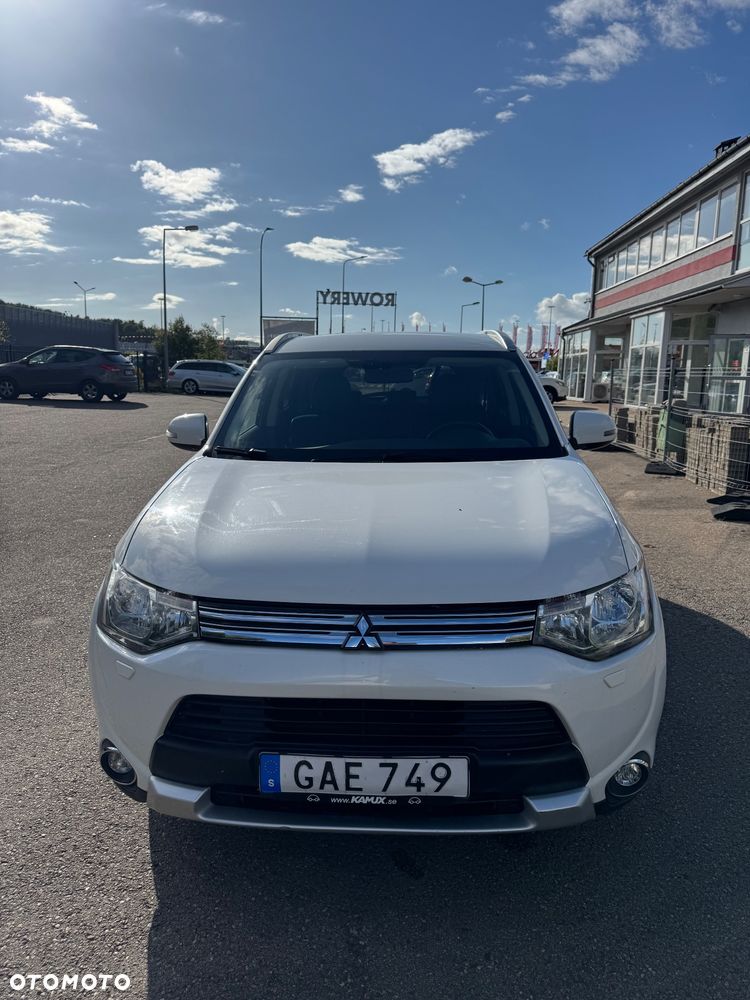 Mitsubishi Outlander Instyle NAVI + - 10
