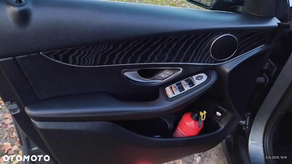 Mercedes-Benz GLC 220 d 4Matic 9G-TRONIC AMG Line - 13