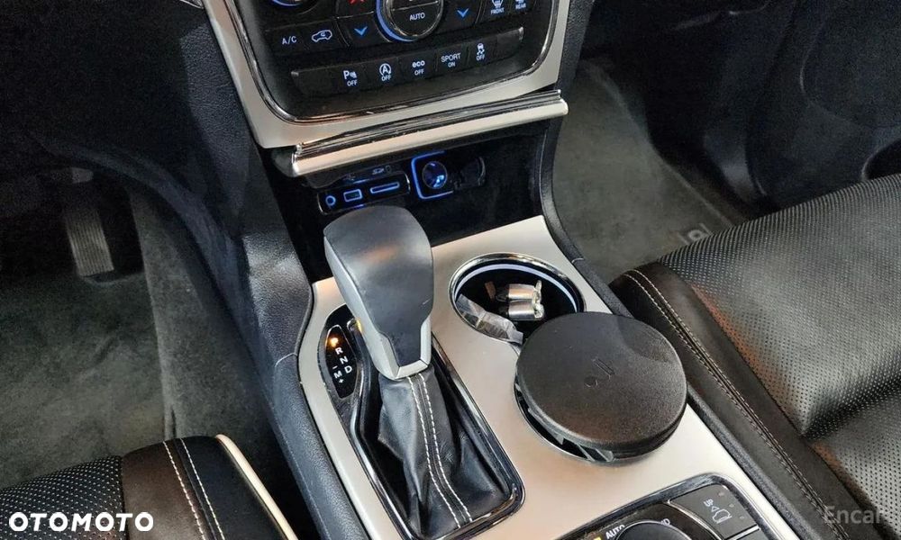 Jeep Grand Cherokee - 15
