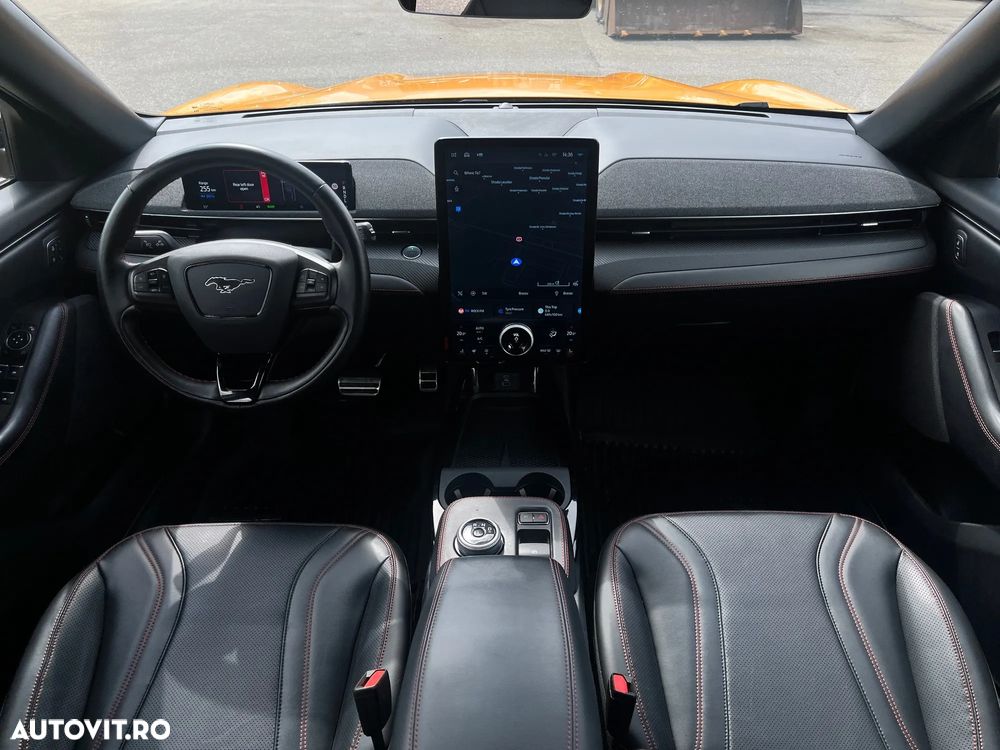 Ford Mustang Mach-E AWD PREMIUM - 13