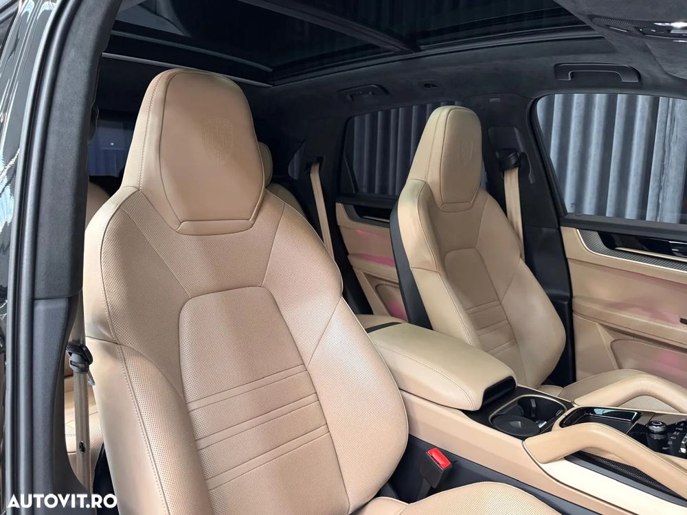 Porsche Cayenne - 16