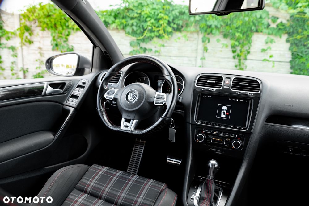 Volkswagen Golf 2.0 GTI DSG - 26