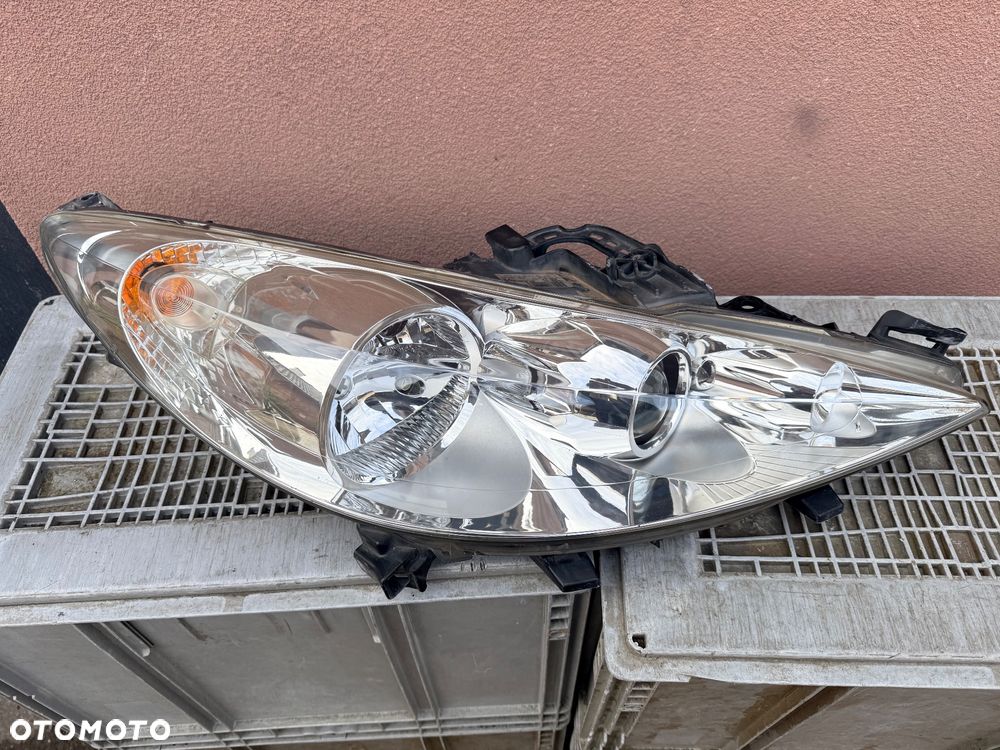 Lampa przednia PEUGEOT 207 SOCZEWKA PRAWA EUROPA ORYGINALNA VALEO - 1
