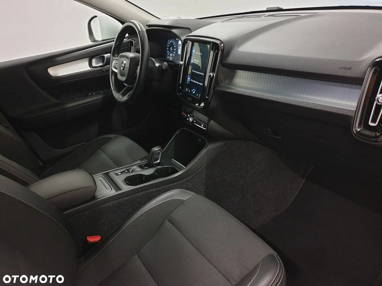 Volvo XC 40 D3 R-Design - 29