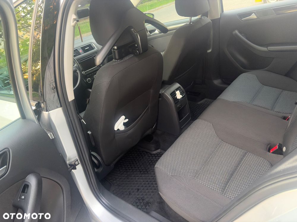 Volkswagen Jetta 1.2 TSI Comfortline - 17