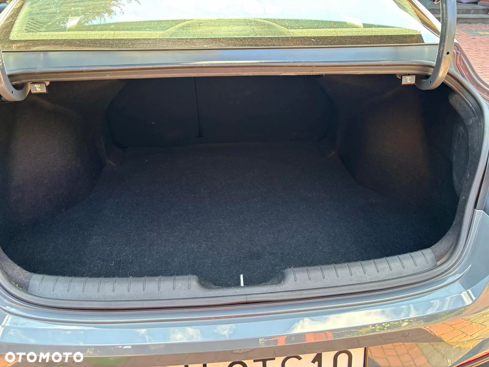 Hyundai Elantra 1.6 Smart CVT - 10