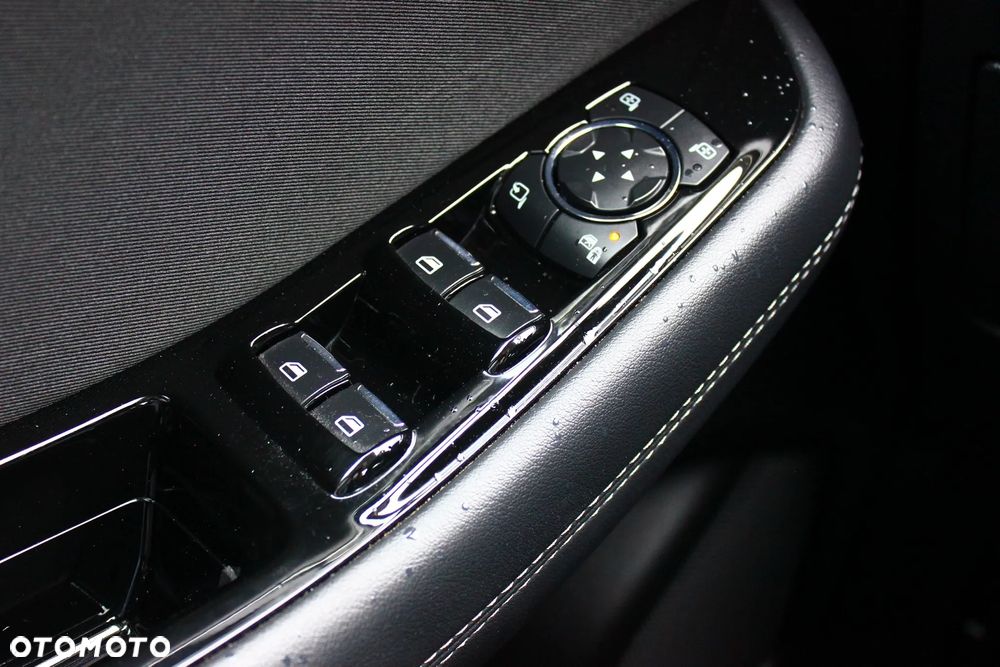 Ford S-Max 2.0 TDCi Titanium PowerShift - 33