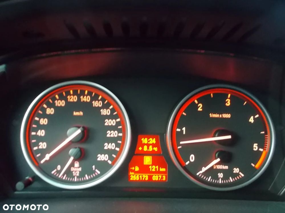 BMW Seria 5 525d - 11