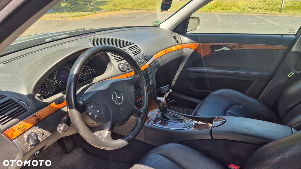 Mercedes-Benz Klasa E 240 Avantgarde - 14