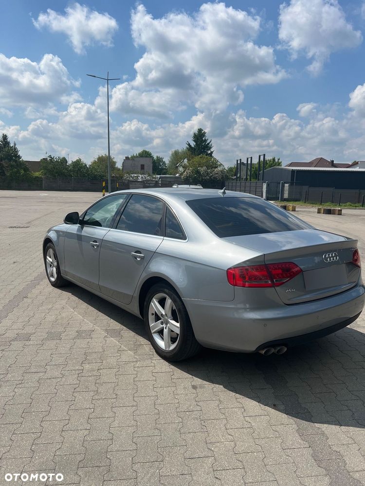 Audi A4 Limousine - 5