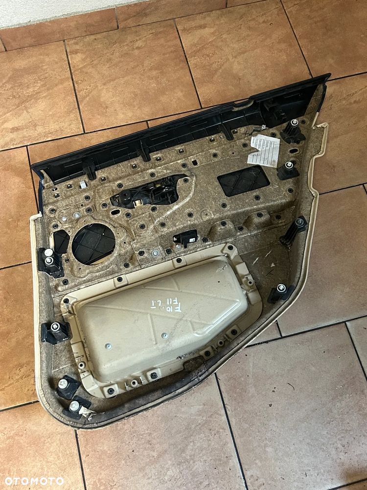 TAPICERKA DRZWI DRZWI LEWY TYŁ BMW F10 F11 - 2
